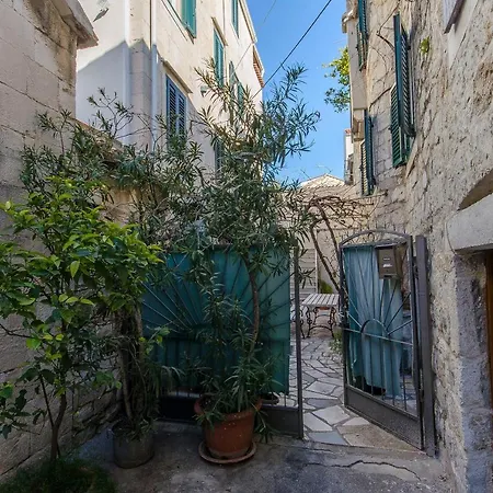 Taida Apartment *