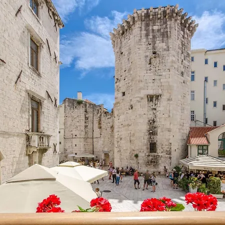 Taida * Split